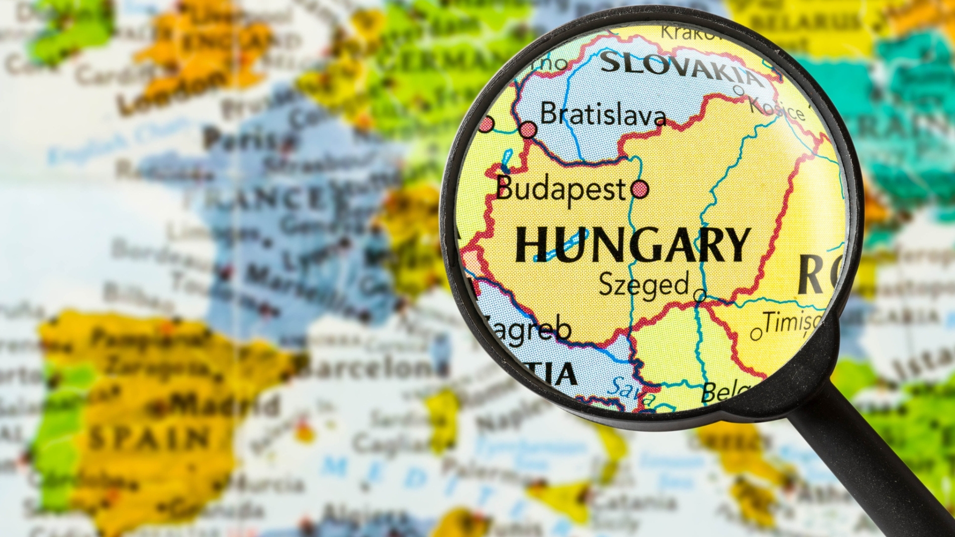 Ist es sinnvoll, für eine Zahnbehandlung von der Schweiz nach Ungarn zu reisen?